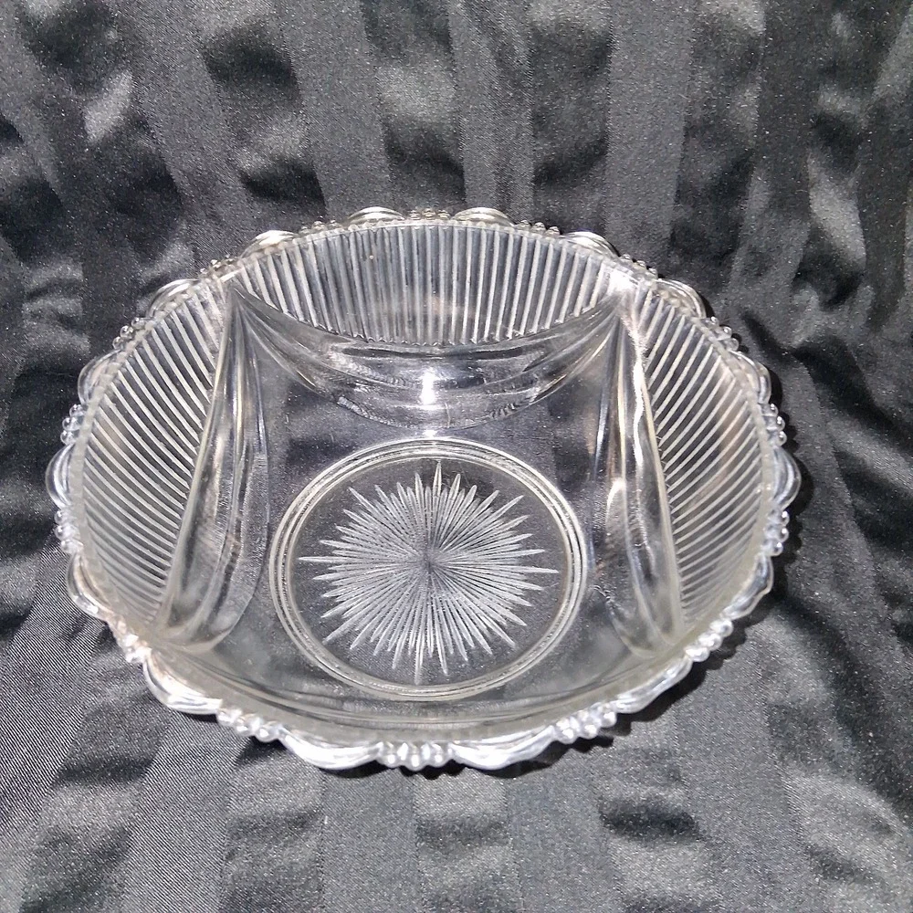 Starburst‎ Elegant Fluted Edge Glass Bowl Ridged Sides 7.5